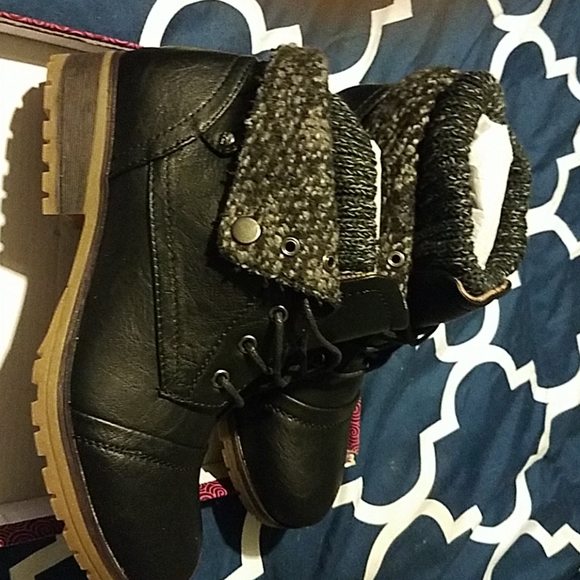 New womans boots - Picture 4 of 4